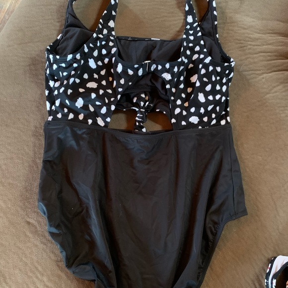 Women’s One piece swimsuit - Picture 3 of 3